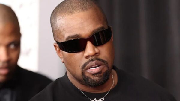 MAMA'S FAVORITE de Kanye West, letra completa en inglés y español