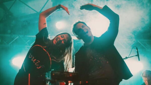 Horarios de TV Girl en el Pepsi Center hoy 7 de marzo 2026