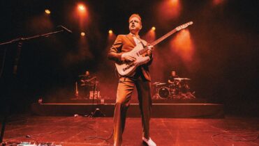 Two Door Cinema Club en concierto en CDMX