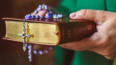 Alabanzas de Semana Santa, Entre tus manos con letra