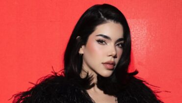 Transmisión en vivo de la listening party de K de Karma