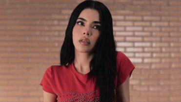 Letra de la canción Tarde de Kenia Os