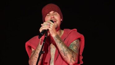 Letra de As Long As You Love Me de Justin Bieber en inglés y español