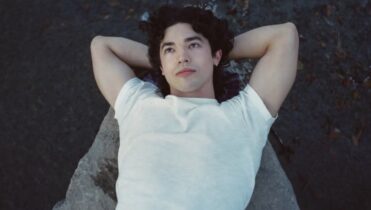 'Door' de Conan Gray