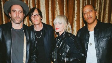 'Victim of Luck' de Metric