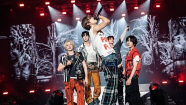 Letra y traducción al español de la canción Take me to Nirvana de TXT