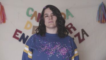 Letra de Cansada de vivir en mi cabeza de Andrea Lp