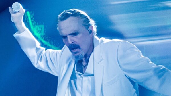 Miguel Bosé en concierto HOY 15 de mayo