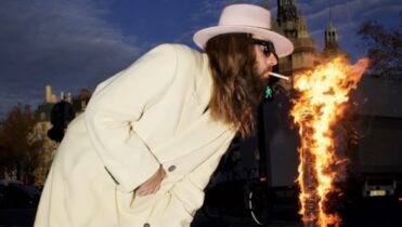 Sébastien Tellier en el Pabellón Oeste