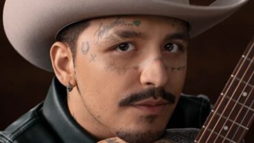 Letra de Una mujer como la suya de Christian Nodal