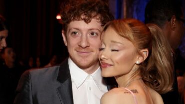 Por qué terminaron Ariana Grande y Ethan Slater