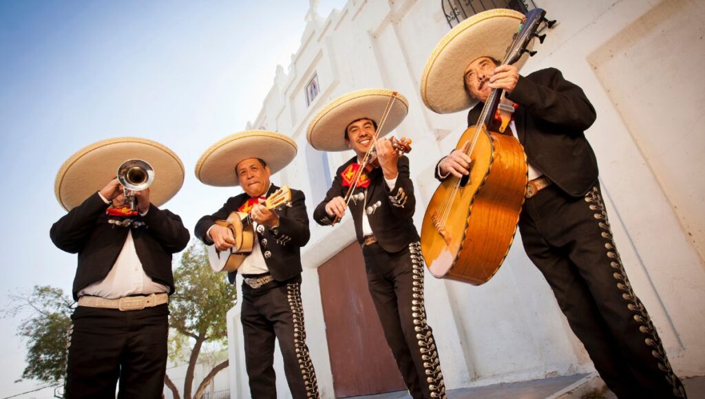 Qué canciones mexicanas se cantan en el mundial y para celebrar