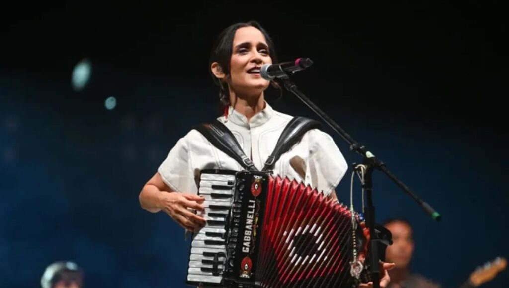 cuánto dura el concierto de Julieta Venegas en el Auditorio Nacional