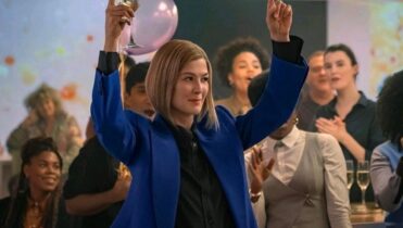 Cómo se llama la canción de la película Las damas primero y quién la canta