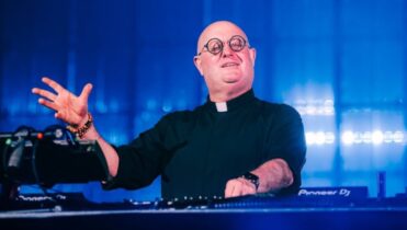 Padre Guilherme en Guadalajara en concierto