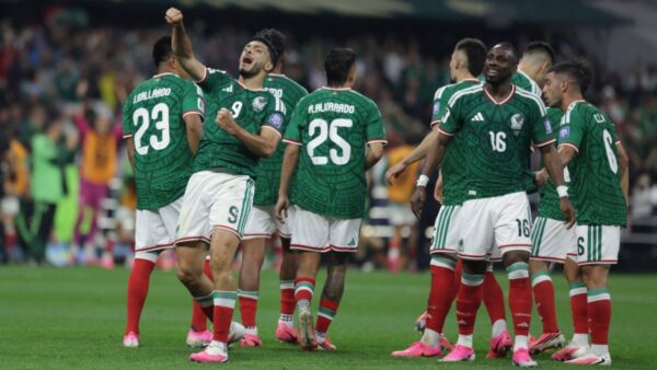 Por qué cantan Mi mayor anhelo de la Banda MS en los estadios