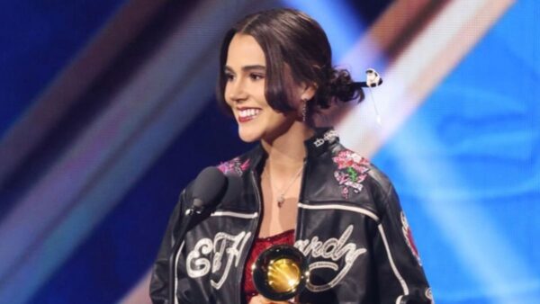 Paloma Morphy firma con sony music méxico