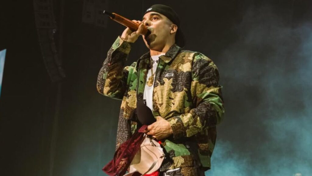 Canciones de Mc DAVO en Fan Fest Monterrey